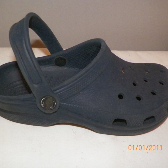 CROCS UNISEX SLIP ONS SZ BOYS 4 GIRLS 2 - Picture 2 of 2